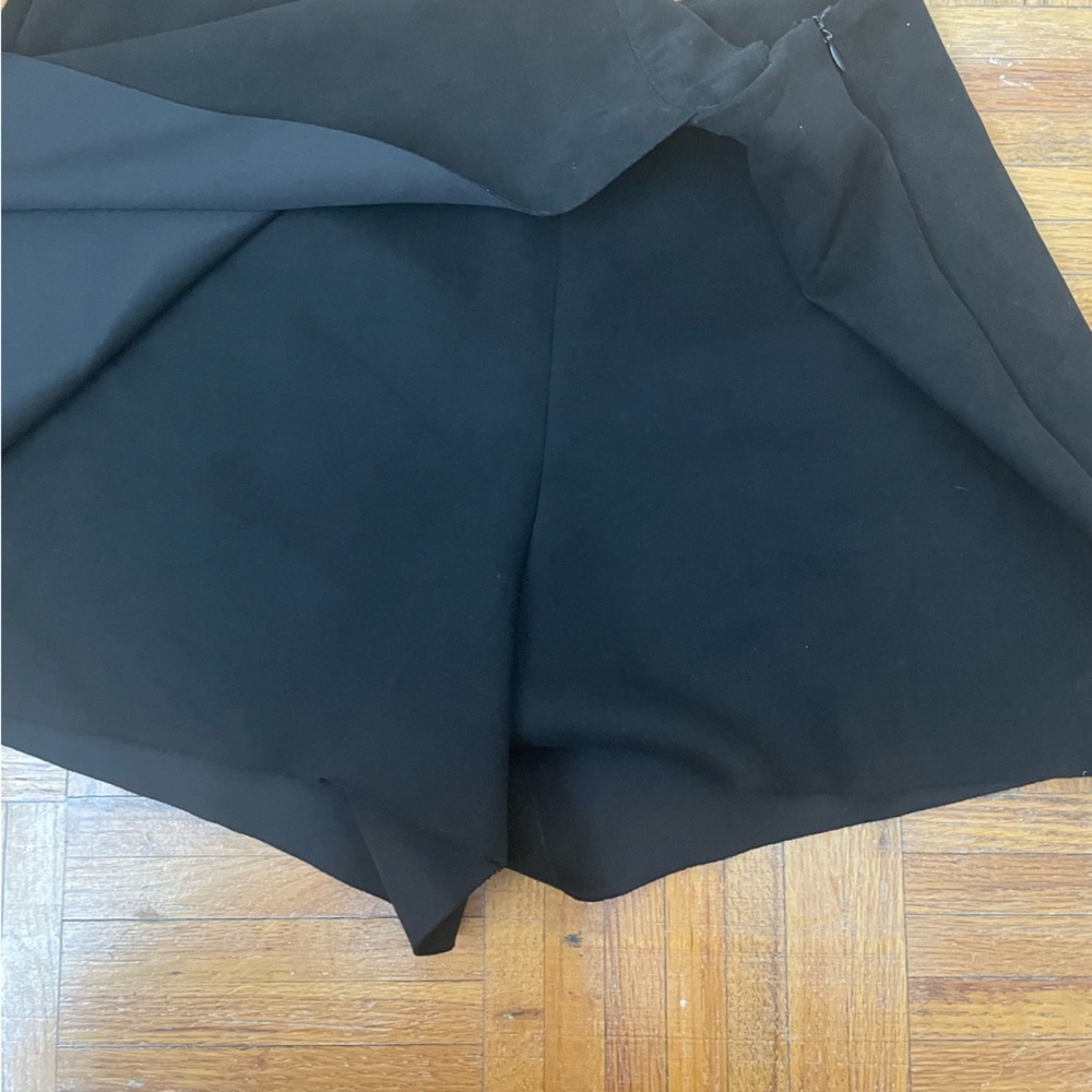 skort - Picture 2 of 4